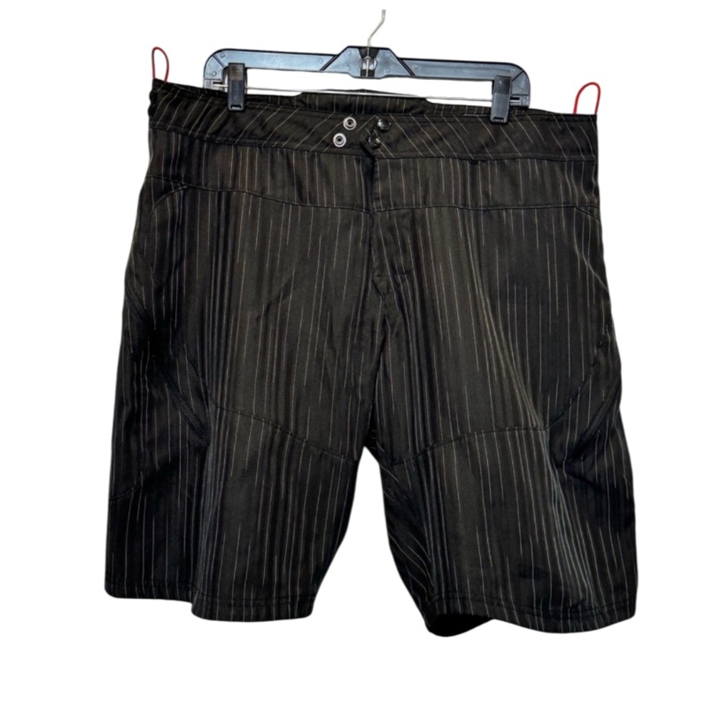 Oakley Black‎ Pinstripe Cycling Bark Shorts Men’s 38